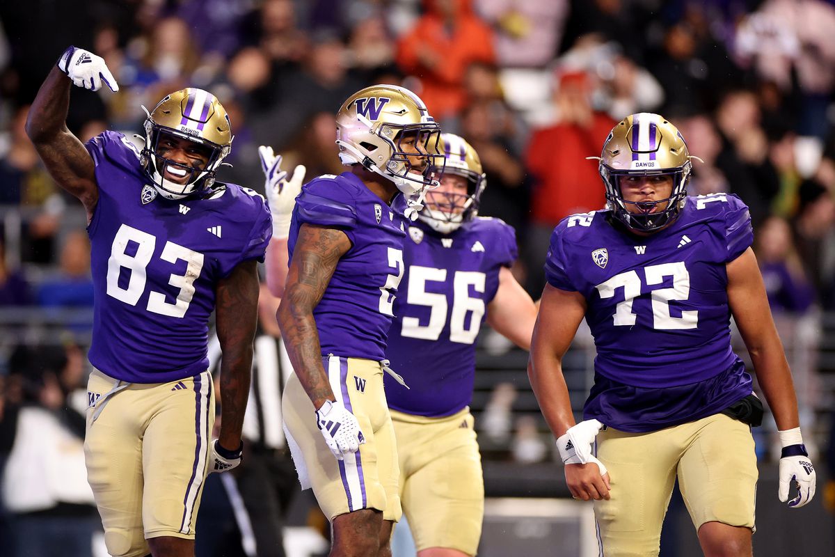 MAJOR BREAKING: UW Men’s Basketball Program Welcomes Back One of Its Most Decorated Players
