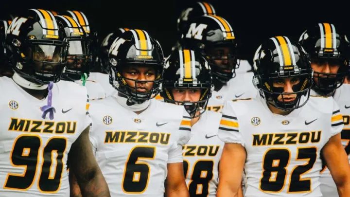 Shock Move: Missouri Tigers Stun Recruiting World by Landing Elite 2027 Punter from High School Ranks, Securing a Game-Changing Special Teams Weapon