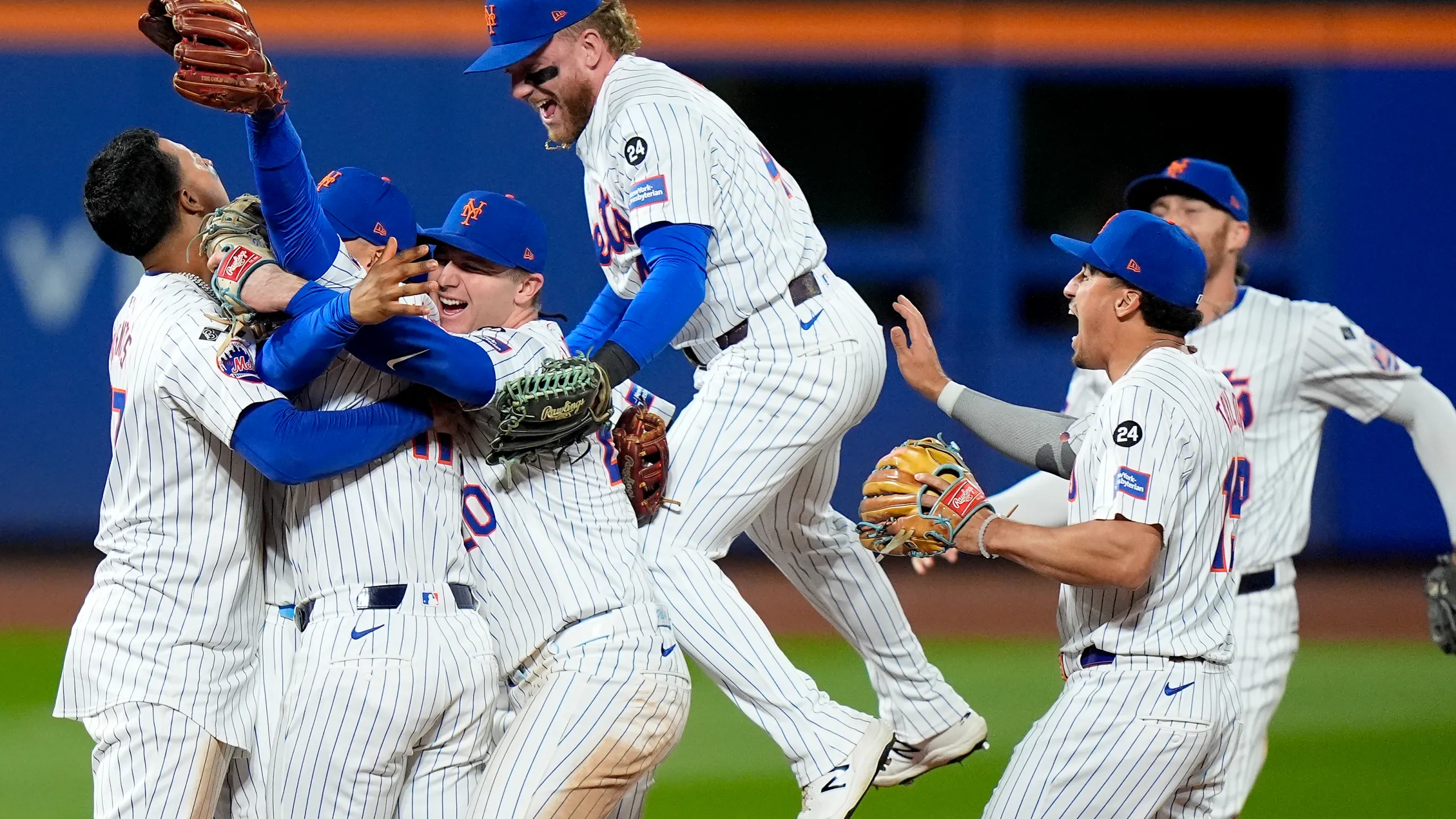 Breaking: New York Mets’ Star Infielder Makes Triumphant Return to the Field Following Grueling Rehab from Season-Threatening Hand Injury