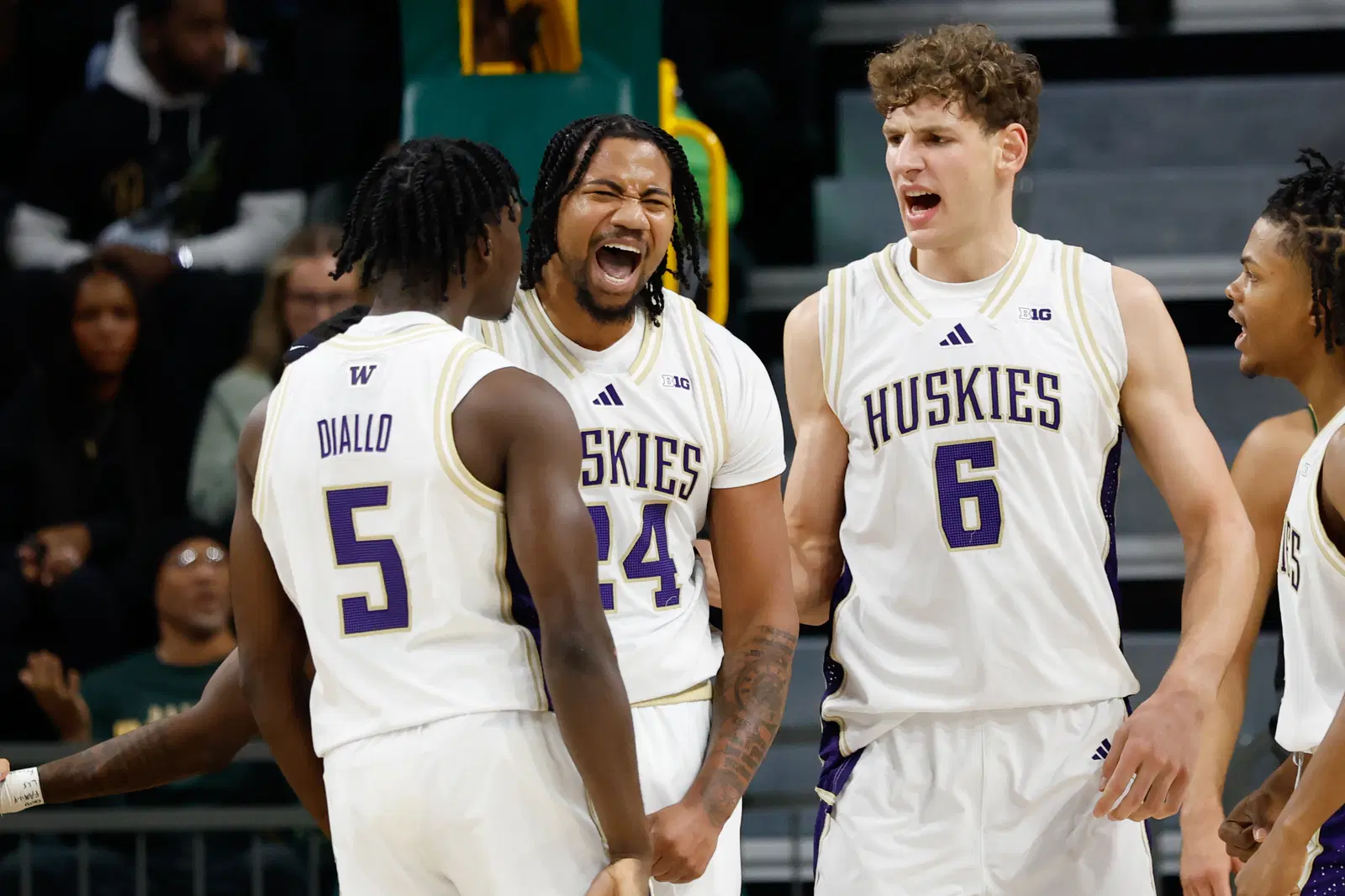 Major Roster Shock: Washington Huskies Rocked by Sudden Exit of Another Key Player in Unexpected Transfer Twist 😳