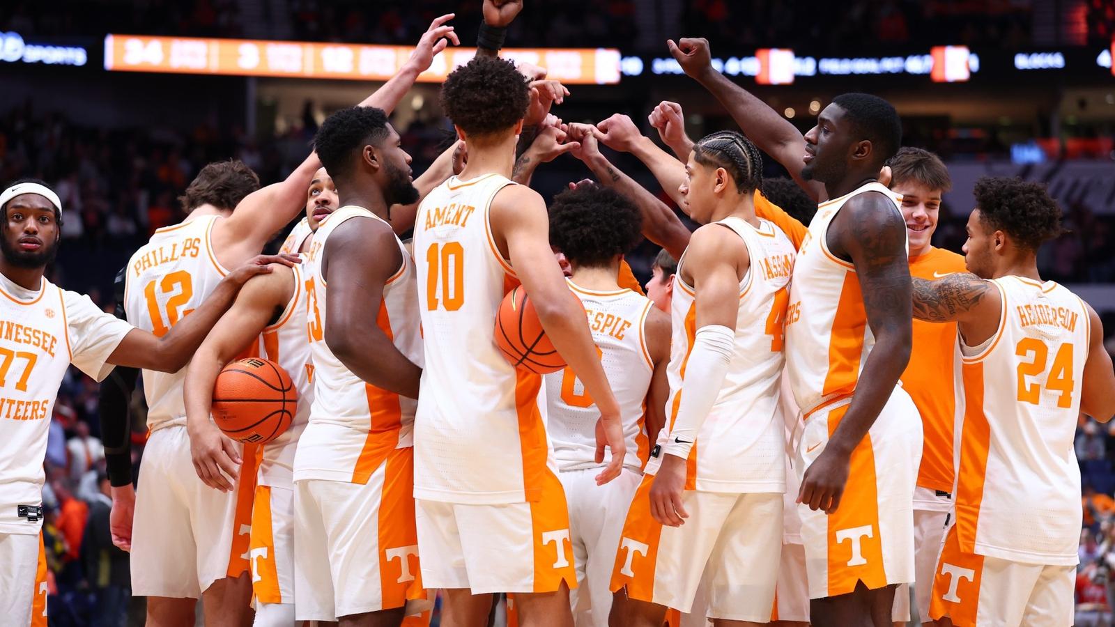 Just In: Tennessee continues to aggressively build a strong roster, reportedly winning a major recruiting battle over North Carolina and Ohio State to land Notre Dame five-star freshman wing.
