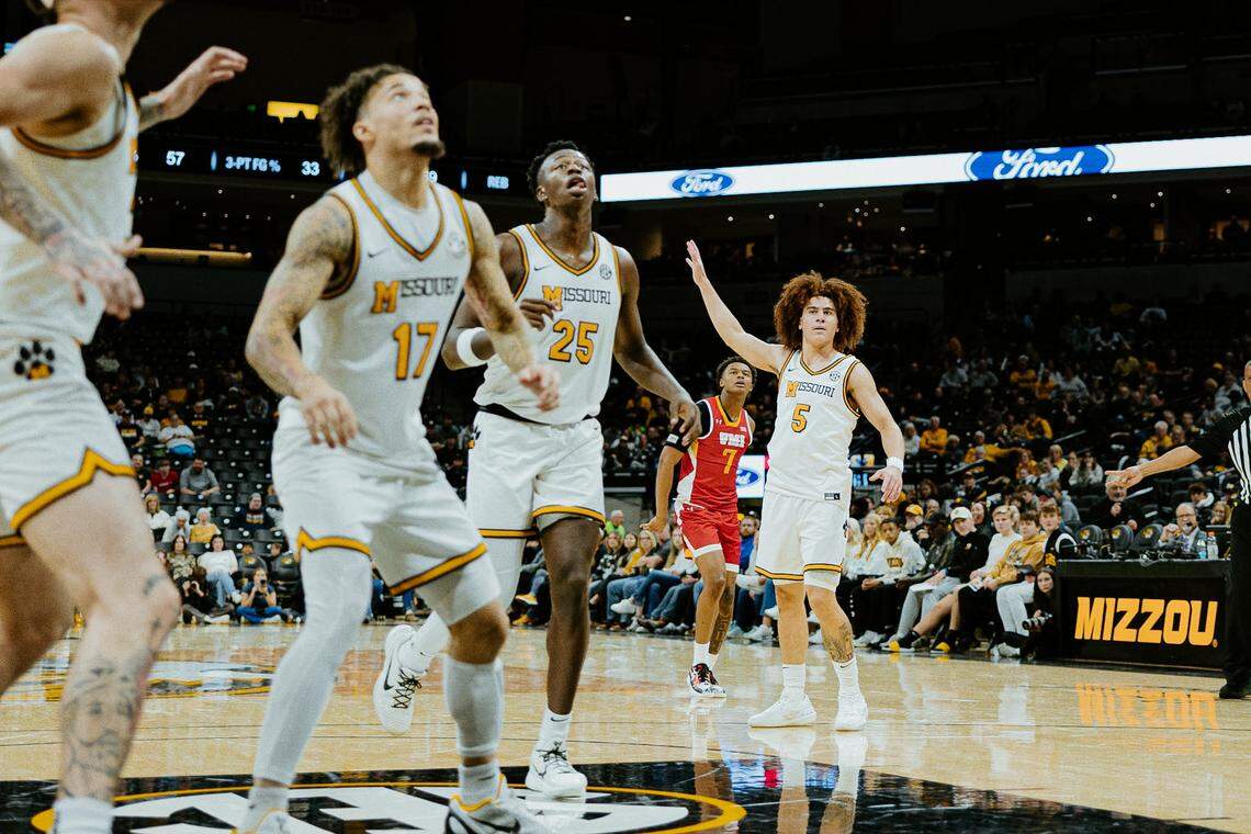 Backcourt Reshuffle Ahead: “Crucial Missouri Tigers Guard Exits Program, Leaving Big Gap in Backcourt and Opportunities for Newcomers”