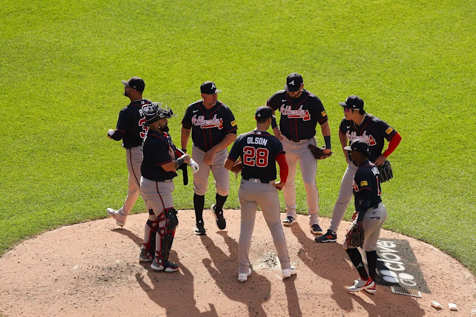 “Heartbreak for Braves Fans: Giants Swipe Another Key Player, Leaving Atlanta’s Future Hanging by a Thread—